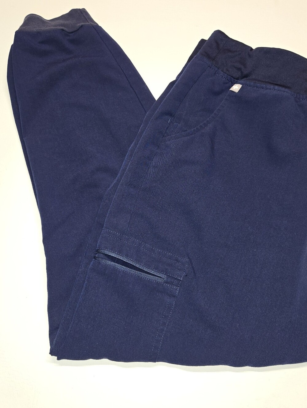 Figs Technical Collection womens Scrub Pants Size  L Navy Jogger style